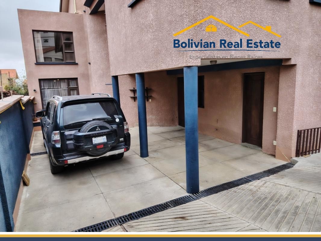 Casa en VentaACHUMANI - LA BARQUETA LINDA CASA EN VENTA  4 dormitorios 4 baños 4 parqueos Foto 11