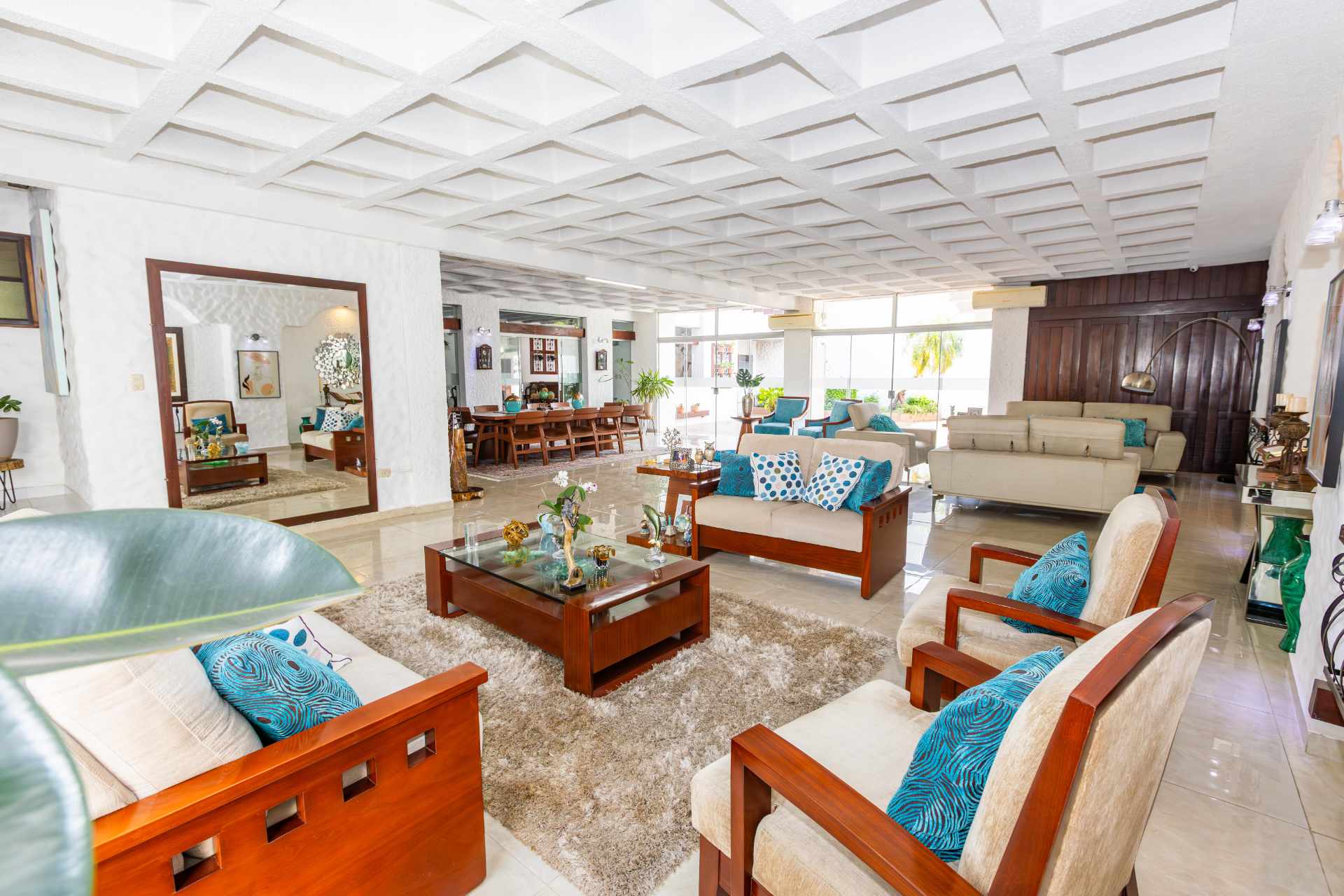 Casa Condominio Barrio Norte, sobre Av. Banzer y 4to anillo  Foto 5