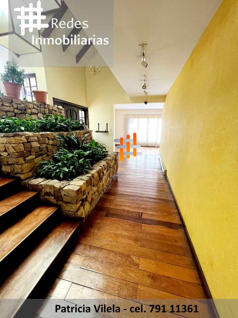 Casa en VentaCASA EN VENTA EN ACHUMANI 4 dormitorios 5 baños 2 parqueos Foto 7