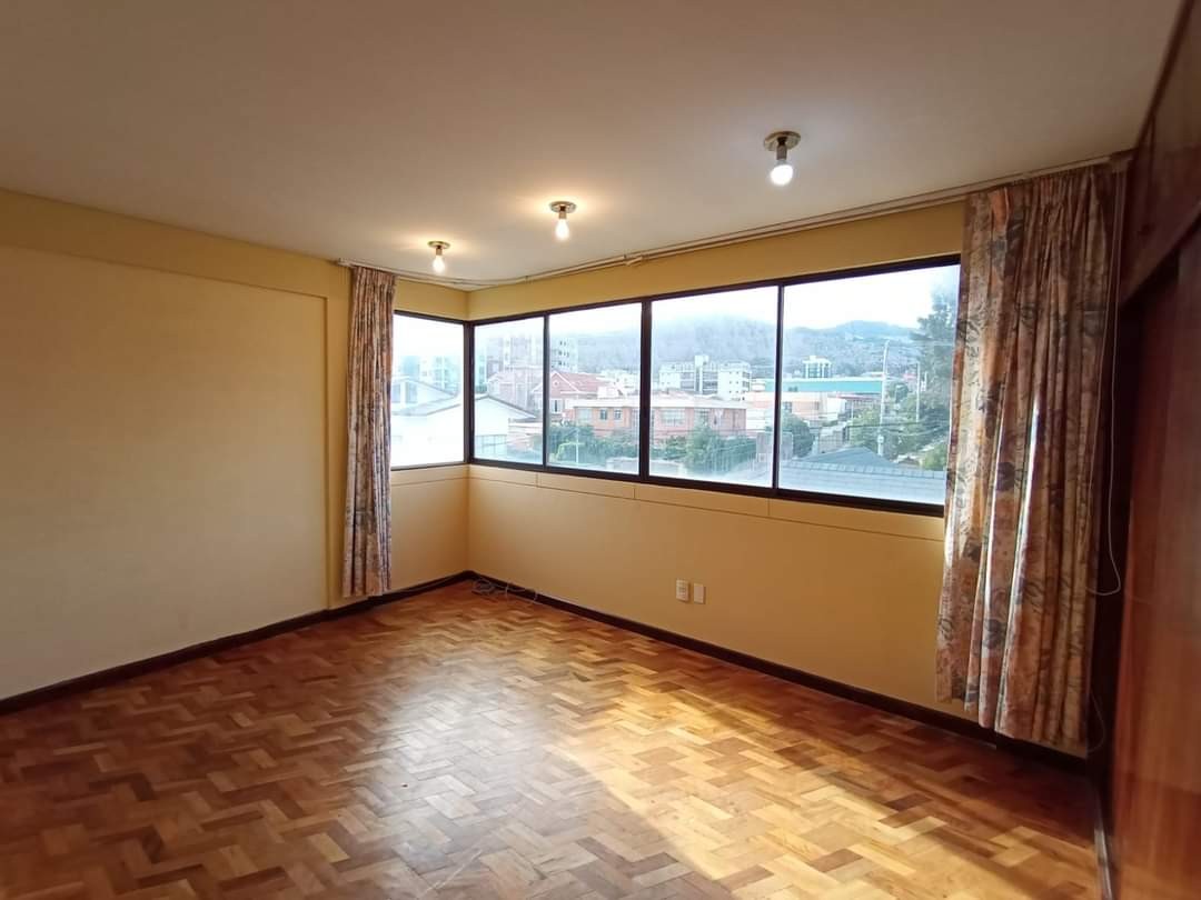 Departamento en Irpavi en La Paz 3 dormitorios 4 baños 1 parqueos Foto 17