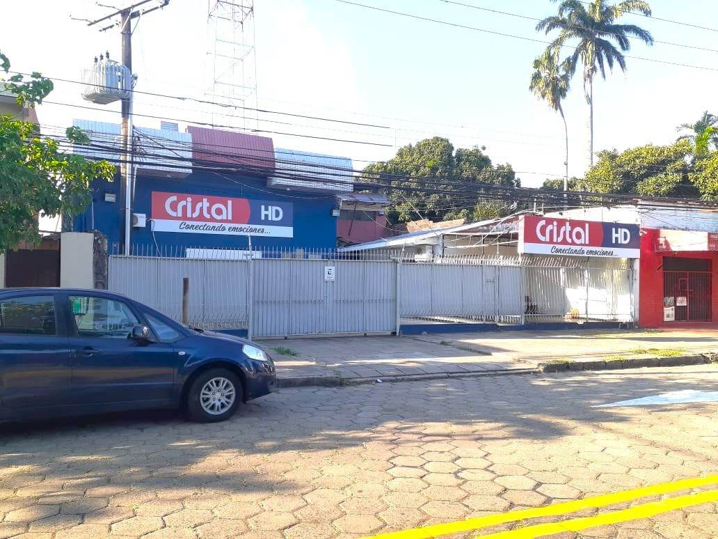 Casa en VentaCASA Y CANAL  EN VENTA -  SANTA CRUZ, BOLIVIA    
 9 dormitorios 4 baños 3 parqueos Foto 1