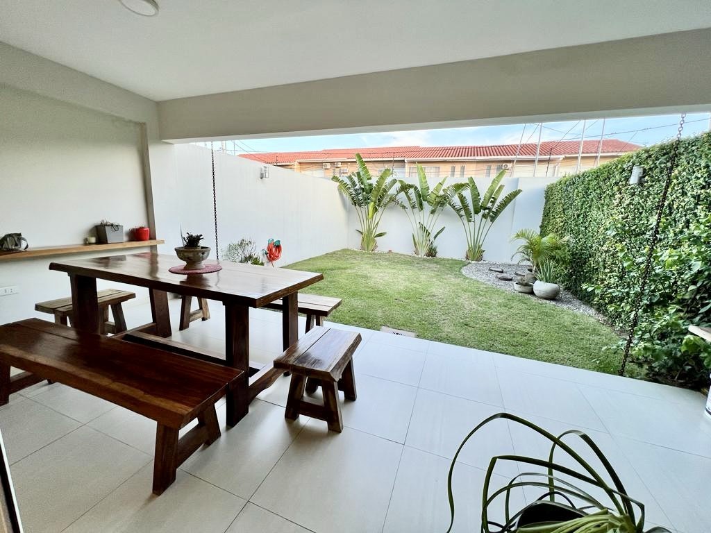 Casa En Venta Hermosa Casa de 3 Dormitorios en Condominio – Av. Piraí Zona de Condominios Foto 5
