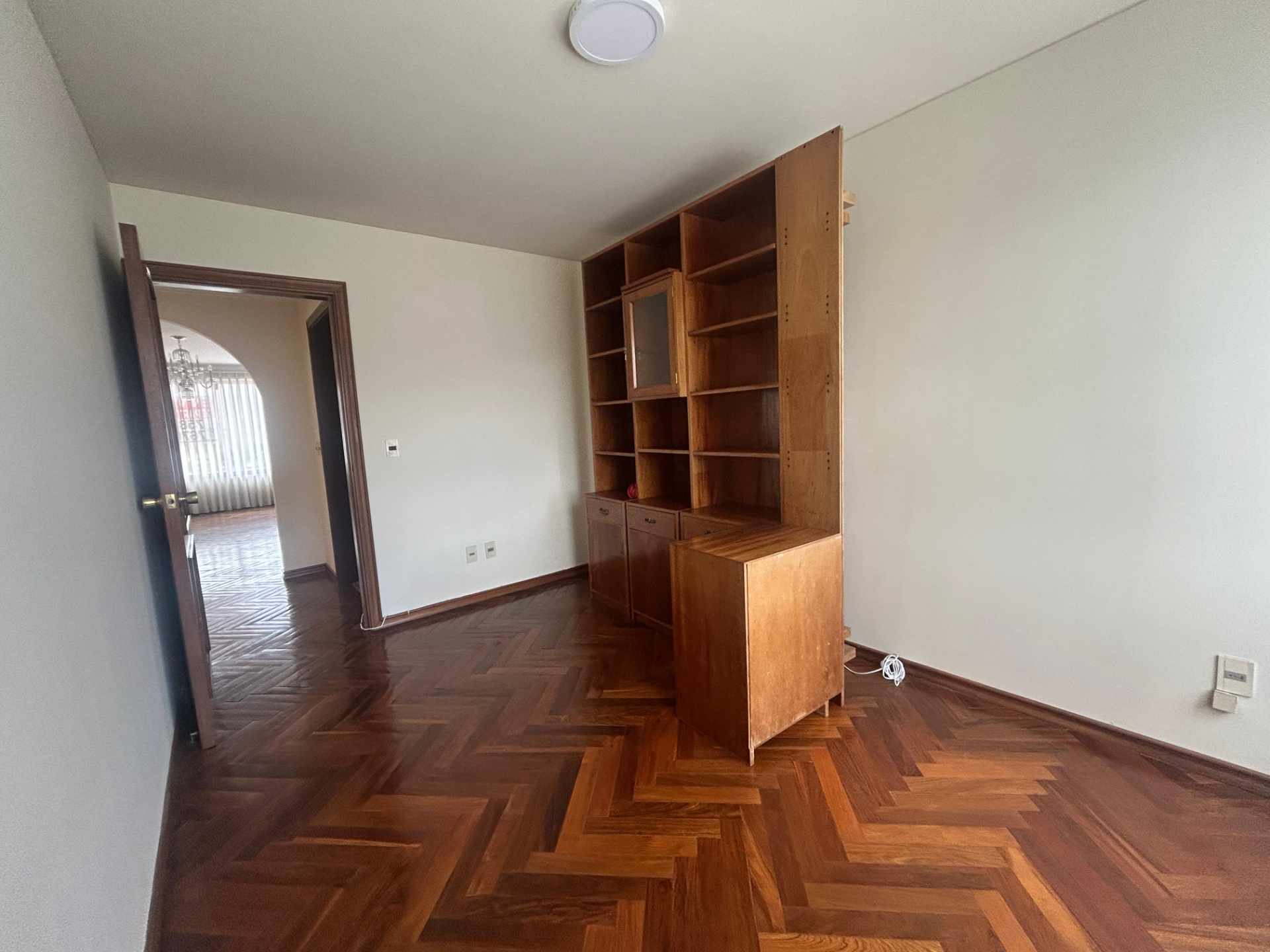 En Alquiler a $us 1,500 Foto 7