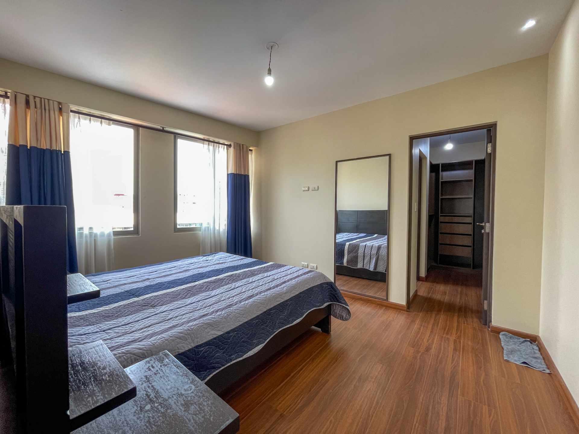 En Alquiler a $us 550 Foto 27